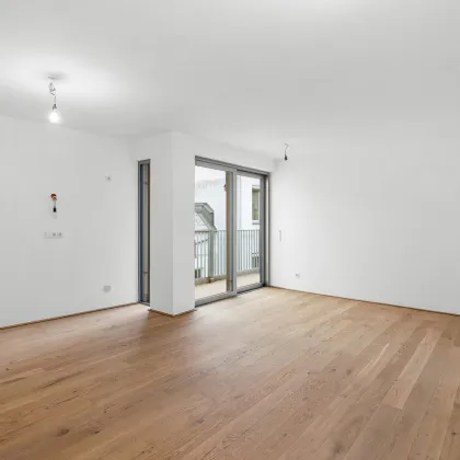 Erstbezug Innenhof Dachterrassenwohnung | Ca. 30m² Freiflächen | 2 Minuten zur Mariahilferstr. | 2 Minuten zur U6 und U3 - Bild 2