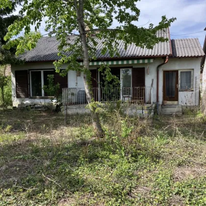 RESERVIERT Haus in Ruhelage zum Sanieren mit großem Garten, Balkon und Garage - Bild 2