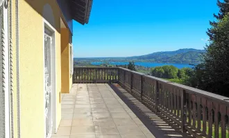 Haus in Alleinlage mit traumhafter Aussicht auf den Attersee