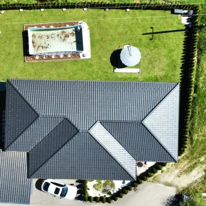 K3 - Pöndorf - idyllisch am Waldrand gelegener, einladender Bungalow mit Sonnenterrasse! - Bild 2