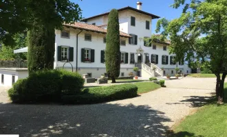 HERRSCHAFTLICHES ANWESEN-VILLA MIT GROSSEN GRUNDSTÜCK UND BAUMBESTAND- NÄHE UDINE