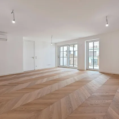 Großzügiger 2-Zimmer-Erstbezug! Balkonwohnung mit Blick in wunderschönen Innenhof - Bild 3