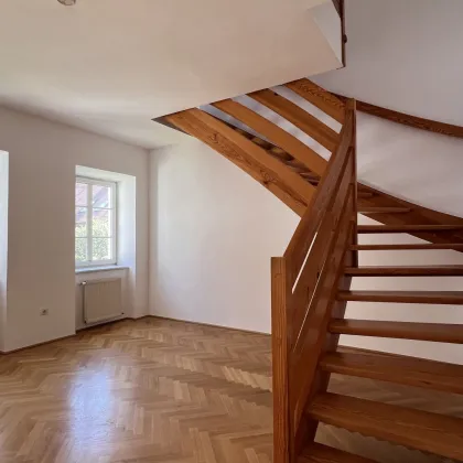 # SQ - MAISONETTE WOHNUNG IN EINEM WUNDERSCHÖNEM BIEDERMEIER HAUS - 1050 HOFGASSE - - Bild 2