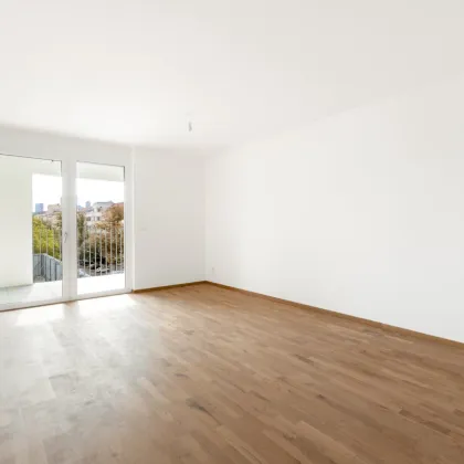 ERSTBEZUG mit ca. 8 m² LOGGIA | 3-Zimmer Neubau | Fernwärme | TG-Stellplatz optional | Nachhaltiges Wohnbauprojekt - Bild 2