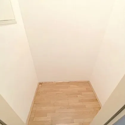 NEUER PREIS! PROVISIONSFREI VOM EIGENTÜMER! 1-ZIMMER ALTBAUWOHNUNG MIT KÜCHE NÄHE HERNALSER HAUPTSTRASSE! - Bild 3