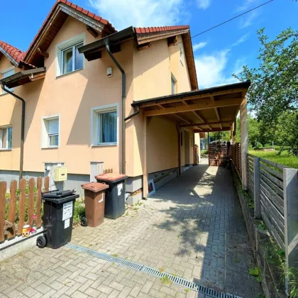 Repräsentatives Einfamilienhaus mit Garten, Pool, Garage und Carport in Hollabrunn (Gartenstadt)! Ein Anbau (ca. 70,95 m²) mit eigenem Zugang verbindet wohnen und arbeiten! - Bild 3