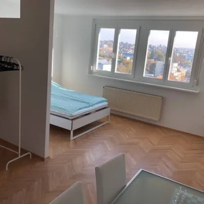 Traumhafte Aussicht trifft auf Top Lage - Befristet vermietete 2-Zimmer Wohnung mit Loggia! - Bild 3