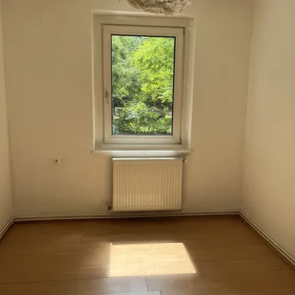 Wohnen mit  Blick ins Grüne  und U-Bahn-Anbindung - 2-Zimmer Wohnung in EG, 1130 Wien für 160.000,00 € - Bild 3