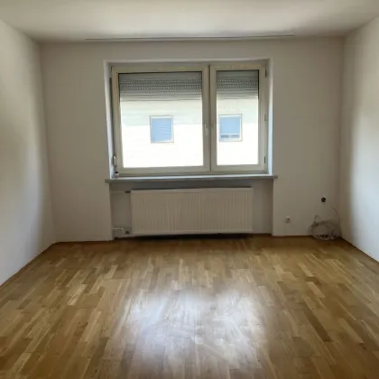 Mietwohnung in Traun, Oberösterreich - 3 Zimmer, top gepflegt, inkl. Stellplatz und Einbauküche! - Bild 3