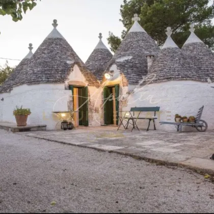 OSTUNI - HERRLICHES AREAL MIT TRULLI UND POOL - Bild 2