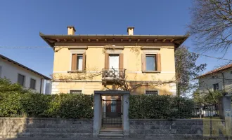 VILLA IN LIBERTY STIL IN UDINE, VIA TARCENTO