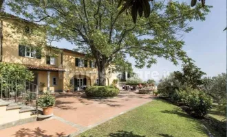 VILLA IN CARTEANO MIT PANORAMABLICK (PRATO - TOSKANA)