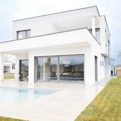 Modernes Traumhaus mit Pool - Erstbezug auf 183 m2 Luxus - Bild 3