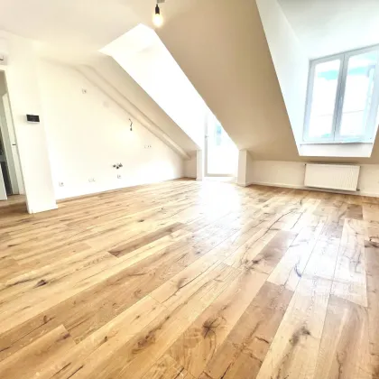 Helle 93m² DG-Wohnung mit 3-Zimmer, hochwertig modernisiert, 6m² Ost-Terrasse! - Bild 2