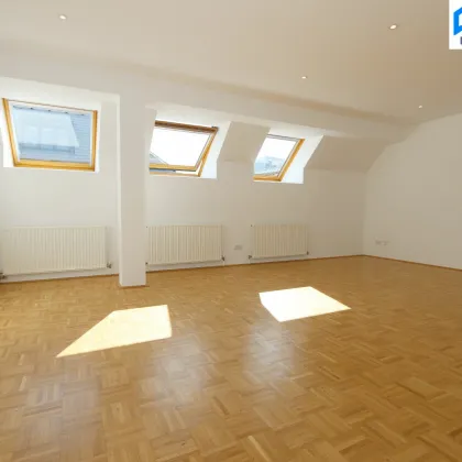 *Helle * ruhige * 3 Zimmer * Dachgeschoss Maisonette* Klimaanlage* in renoviertem Jahrhundertwendehaus* Komplett sanierter Erstbezug* 4.Liftstock*  Kellerabteil * 360 Grad online TOUR *D* - Bild 2