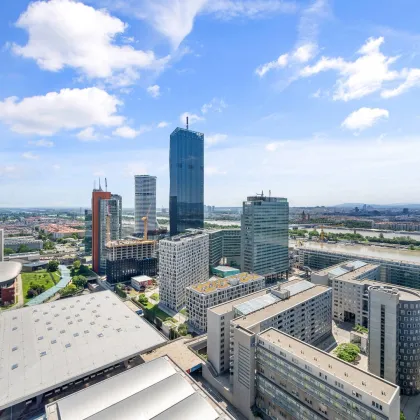 PANORAMABLICK! Exklusive 3-Zimmer Wohnung mit großzügiger Loggia mit viel Freiraum und Panoramablick! LIVE YOUR DREAM! - Bild 2