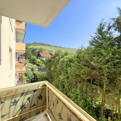 Gut geschnittene Wohnung mit Balkon in schöner Lage - Bild 2