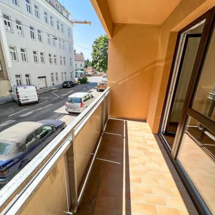 U-Bahn-Nähe! Wohnung mit Loggia! Erstbezug nach Generalsanierung! - Bild 2