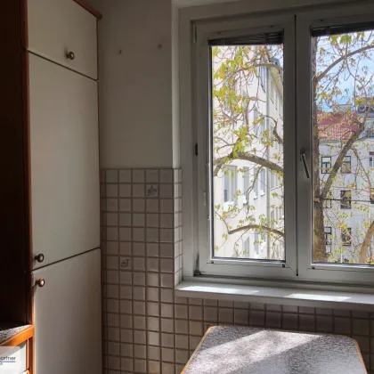 TOP PREIS   für ruhige  3 Zimmer mit Blick in den grünen Innenhof zentral gelegen - Bild 2