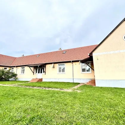 Hier werden Wohnträume wahr - Einzigartiger Bungalow mit knapp 3.500m² Grundstück! - Bild 2