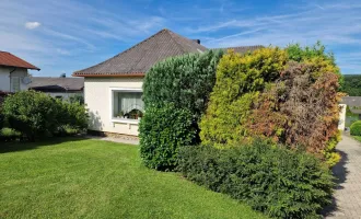 Einfamilienhaus in Bungalowbauweise mit Garten und Gartenhaus in Walpersbach