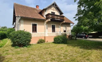 Stilvolles Wohnhaus mit sonnigem Umgrund samt Carport und Holzhütte