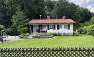 Gepflegtes Einfamilienhaus/Bungalow mit sehr viel Potential und großem Grundstück