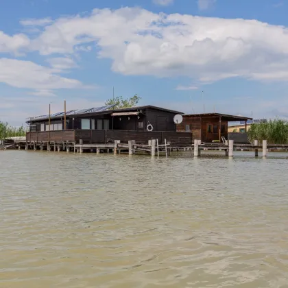 Große Flachdach-Seehütte in Toplage am offenen See - Bild 2