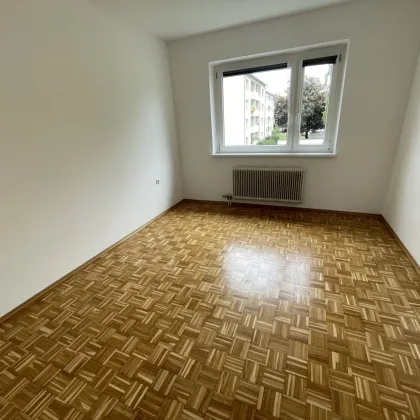 Licht durchflutete 3 Zimmerwohnung mit sonnigem Balkon! - Bild 3