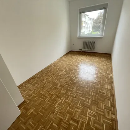 Licht durchflutete 3 Zimmerwohnung mit sonnigem Balkon! - Bild 2