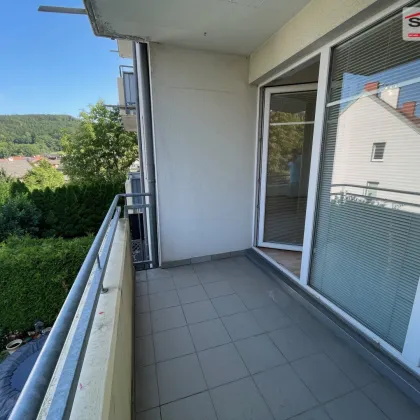 Schöne, geförderte  2 Zimmer- Wohnung mit Balkon - Bild 3