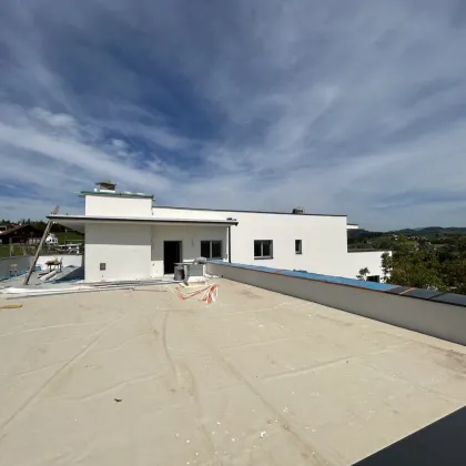 Ein wahres LUXUS-PENTHOUSE mit 360 Grad Fernblick in die Weinberge - mit gigantisch großer Außenfläche - westlich von Graz - Bild 2