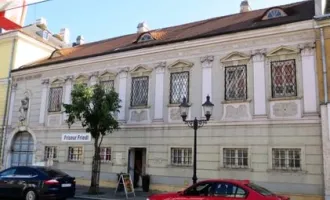 Stockerau Hauptplatz, 78m² Wohnung in historischem Haus