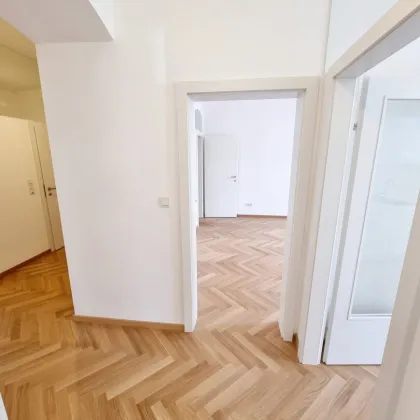 Erstbezug - Herrlich sanierter Altbau! Erstbezug im 2.Liftstock - Ideale 4-Zimmer Wohnung in 1050 Wien! Durchdachte Planung + Tolle Anbindung und Infrastruktur! - Bild 2