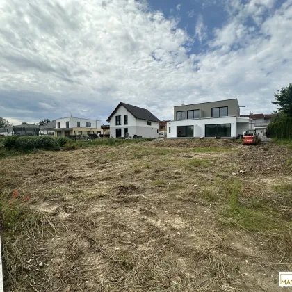 Doppelhaushälfte mit Seeblick und über 350m2 Gartenfläche! - Bild 2