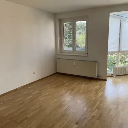 Geräumige 4-Zimmer Wohnung mit Parkplatz in ruhiger Lage in Attnang-Puchheim! Perfekt geeignet für Familien! - Bild 2