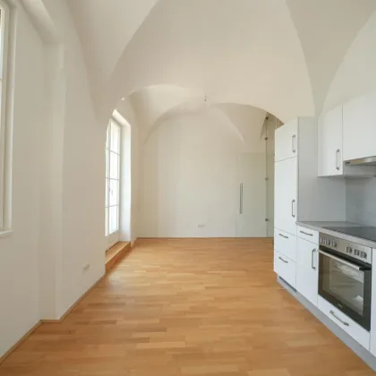 Lässiges Studio mit 3 Zimmer und Balkon - Bild 3