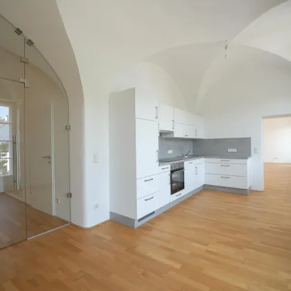 Lässiges Studio mit 3 Zimmer und Balkon - Bild 2