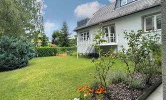 Große 4 Zimmer Wohnung mit schönem Garten in einem 4 Parteienhaus