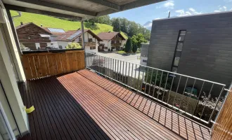 Schöne 152 m² Wohnung mit Balkon und Carport