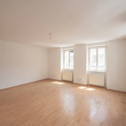 ++AIRBNB++ Renovierungsbedürftige 2-Zimmer Altbauwohnung mit viel Potenzial. - Bild 2