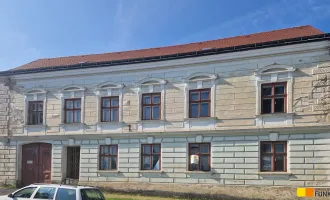 Stadthaus mit Ausbaupotential und Traumgarten