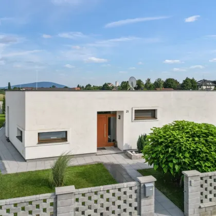 Ab EUR 1.700/Monat - Traumhafter Bungalow: Erstbezug, Niedrigenergie und Barrierefrei im Grünen - jetzt EUR 16.500,- an Nebengebühren sparen! - Bild 2