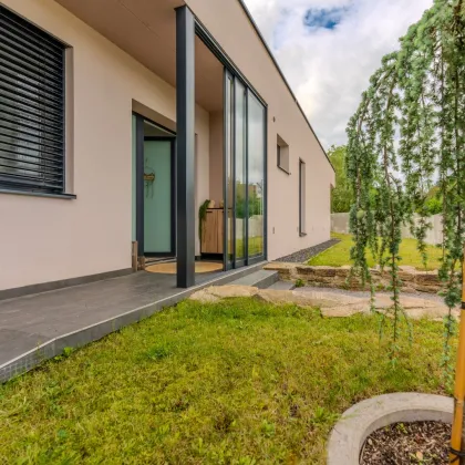 Luxus Bungalow mit großem Garten und Pool - Bild 3