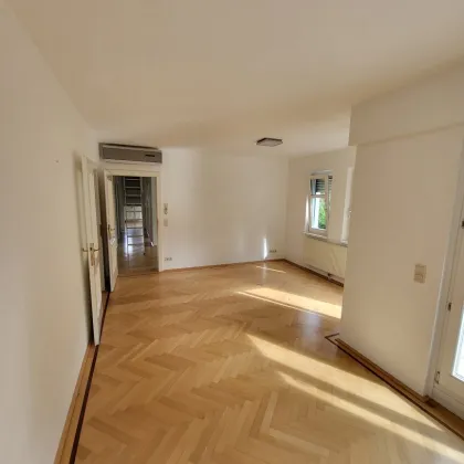 ** EXKLUSIVE VILLA MIT BESONDEREM FENG-SHUI UND STILVOLLEM EINGANGSBEREICH VOR DEN TOREN WIENS ** 2 GARAGENPLÄTZE ** GARTEN ** TIERFREUNDLCH ** - Bild 2