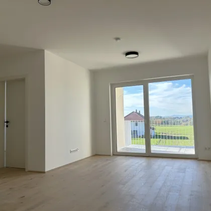 Sensationelle 2 Zimmer Terrassenwohnung 1.7 in Hagenberg | Erstbezug | Fernblick | 1. MONAT MIETFREI - Bild 2