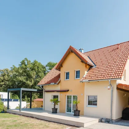 Traumhaus in ruhiger Wohngegend mit ausreichend Platz und Pool - Bild 2