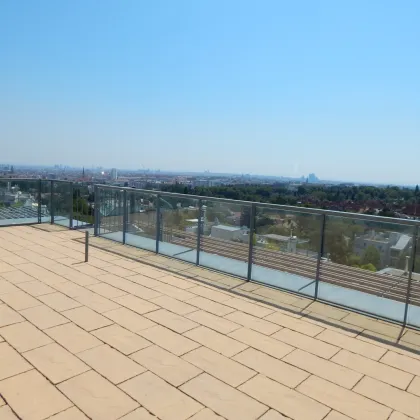 Exklusive Dachterrassenwohnung mit einzigartigen Blick über Wien in Ruhelage - Bild 2