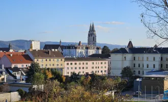 Moderne Eigentumswohnung mit traumhafter "Wintergarten-Loggia" und praktischen Tiefgaragen-Stellplatz