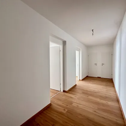 Renovierte 4-Zimmer-Wohnung - perfekt für eine große Familie, eine WG oder für Anleger - Bild 2